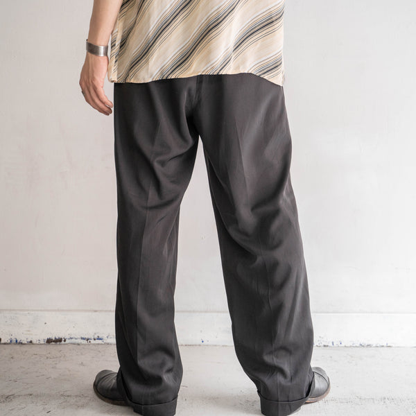 1990-00s Perry Ellis black color poly 100 two tuck slacks