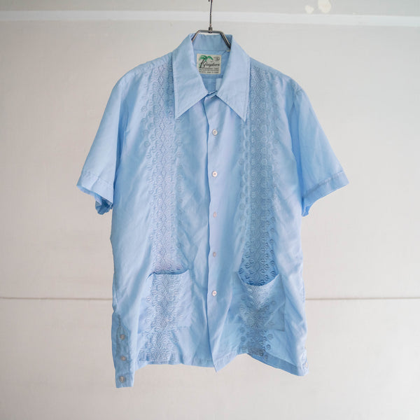 1970-80s light blue cuba shirt -strange pattern-