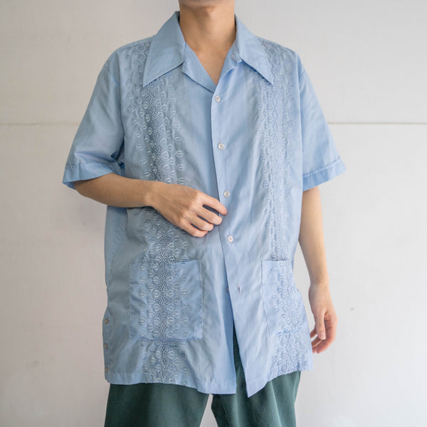 1970-80s light blue cuba shirt -strange pattern-