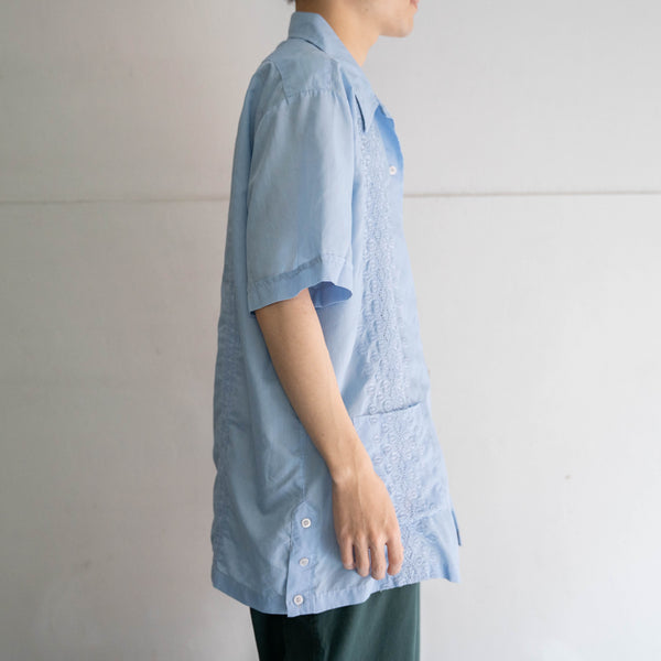 1970-80s light blue cuba shirt -strange pattern-
