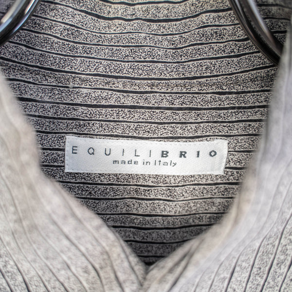 2000s Italy gray based stripe printed shirt