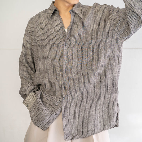 2000s Italy gray based stripe printed shirt