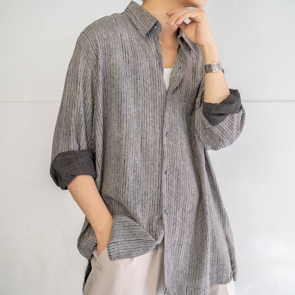 2000s Italy gray based stripe printed shirt