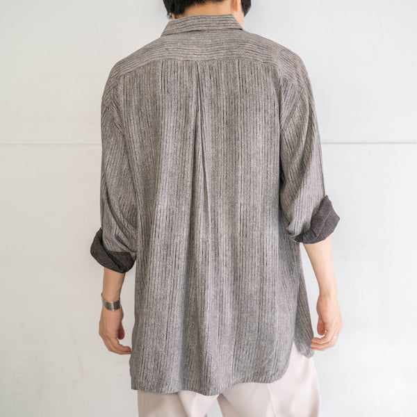 2000s Italy gray based stripe printed shirt