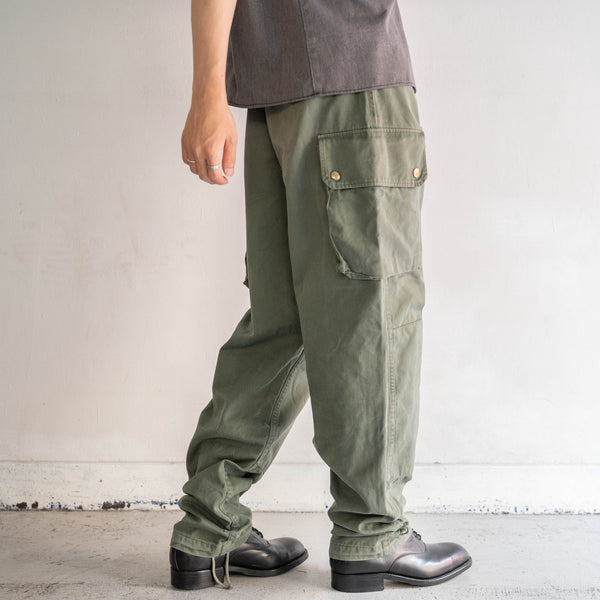 around 1980s French military cargo pants -strange front pocket-
