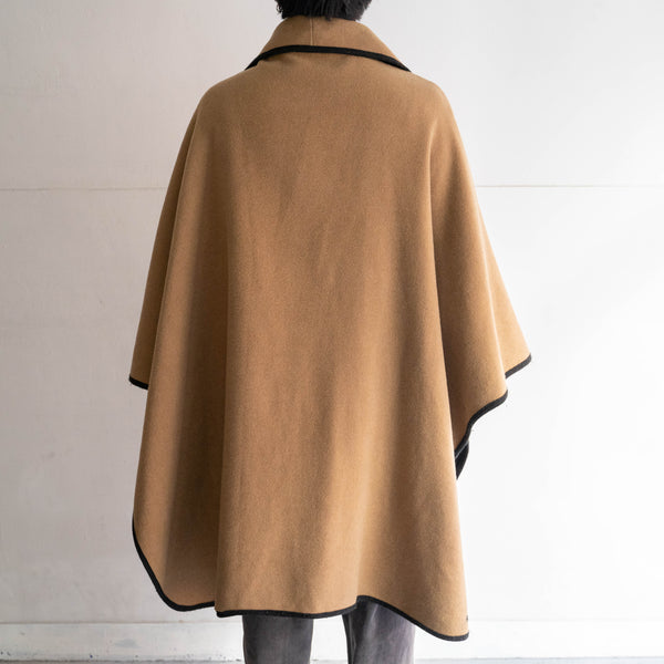 1970-80s British light brown color design wool cape coat