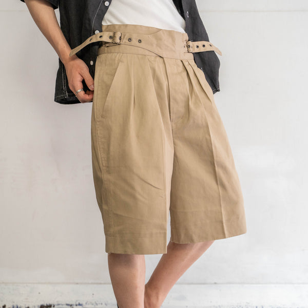 2000s beige gurkha shorts 'dead stock' -british military type-