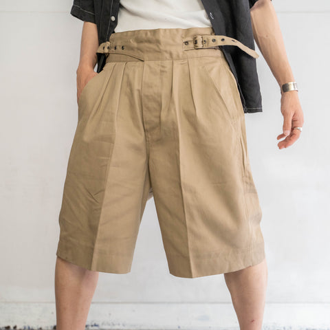 2000s beige gurkha shorts 'dead stock' -british military type-