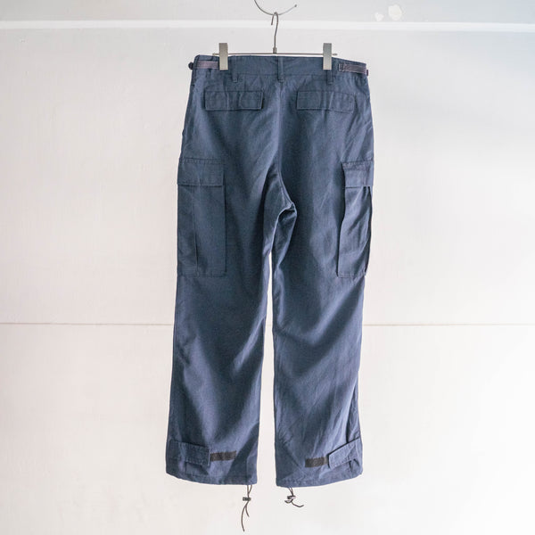 around 1990s Canadian military navy color cargo pants -with side adjuster & hem drawcord-