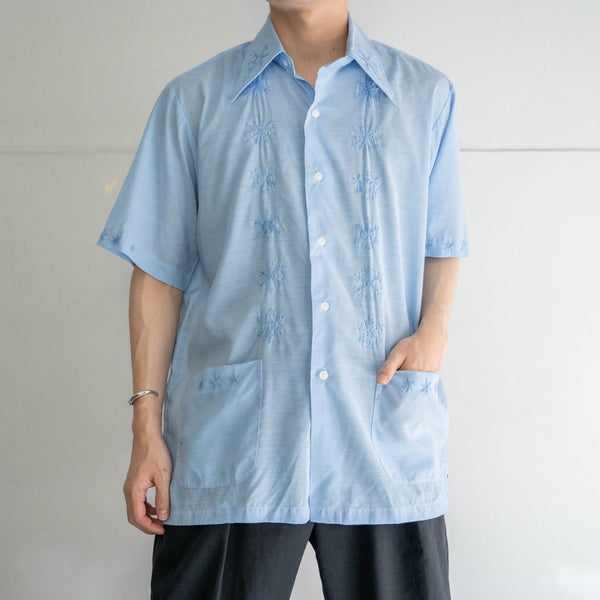 1970s light blue cuba shirt -hand embroidery-