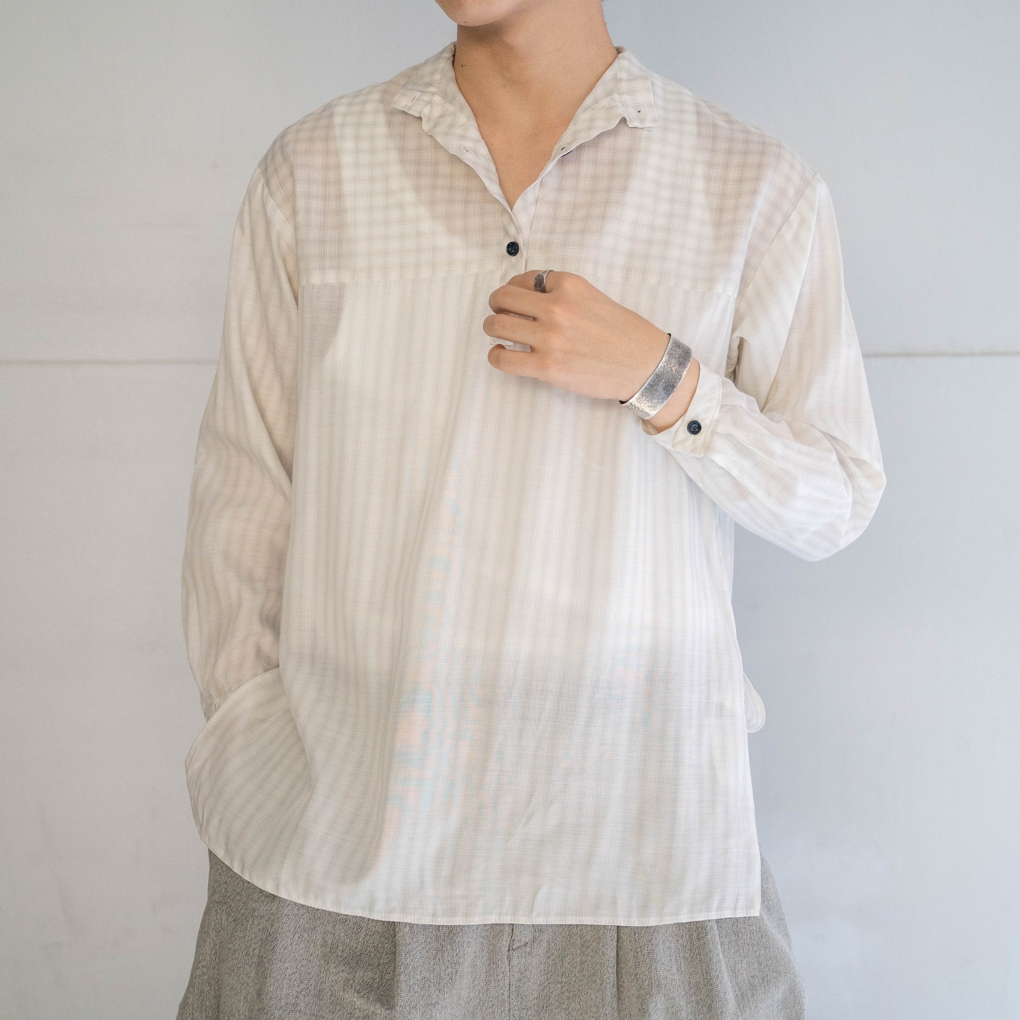 1980s Europe white stand collar smock -strange pattern-