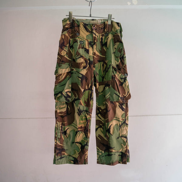 around 1980s British military camouflage cargo pants with magazine pocket -1
