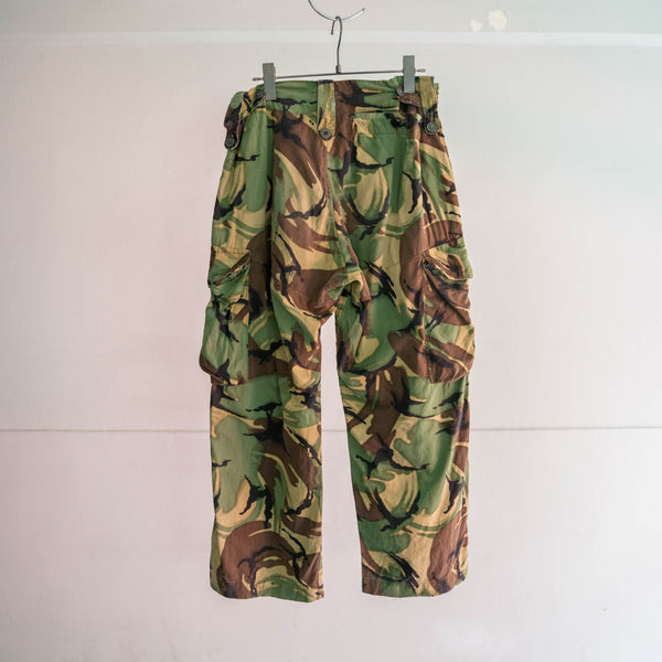 around 1980s British military camouflage cargo pants with magazine pocket -1