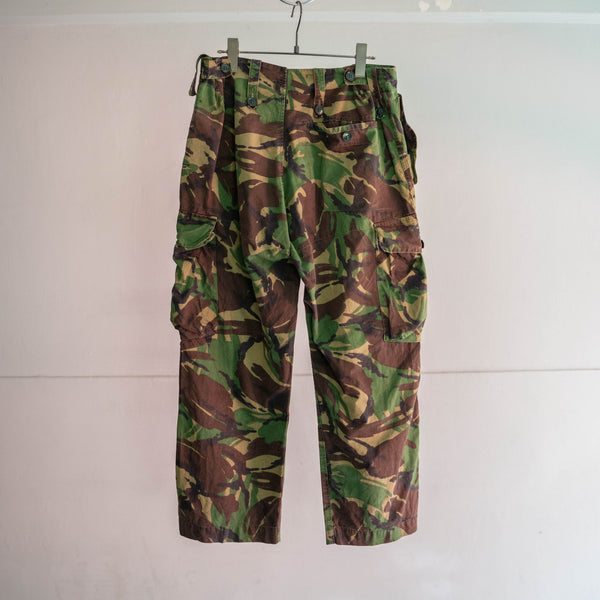 around 1980s British military camouflage cargo pants with magazine pocket -2
