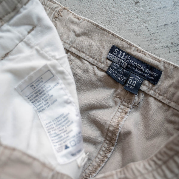 2000s light beige cargo pants -good paint-