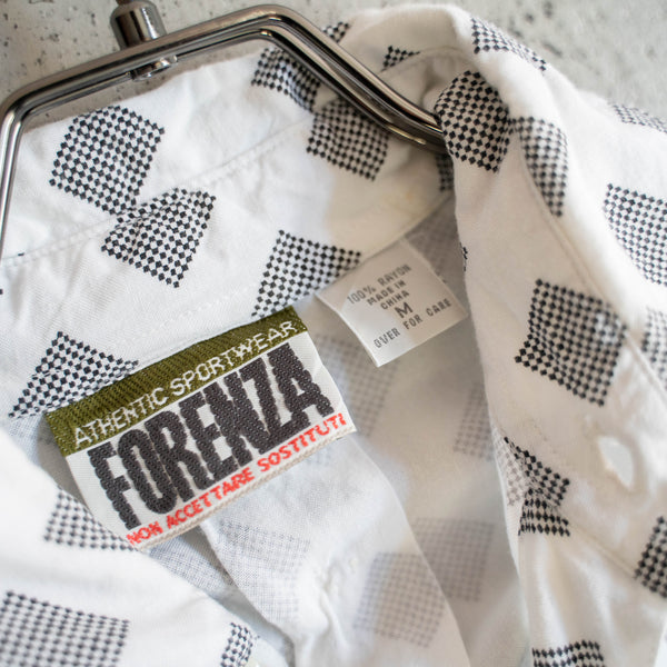 1990s white based switching design l/s shirt