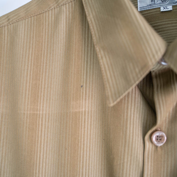 2000s beige stripe poly 100 short sleeve shirt -remake-