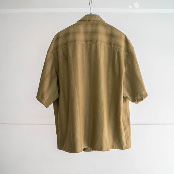 2000s beige stripe poly 100 short sleeve shirt -remake-