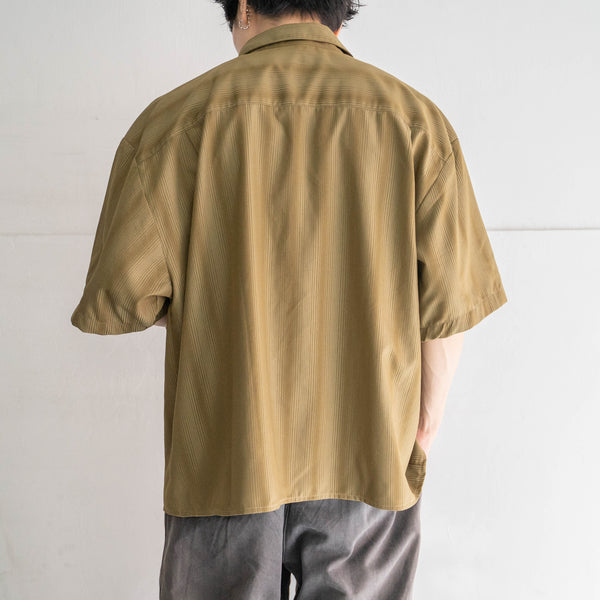 2000s beige stripe poly 100 short sleeve shirt -remake-