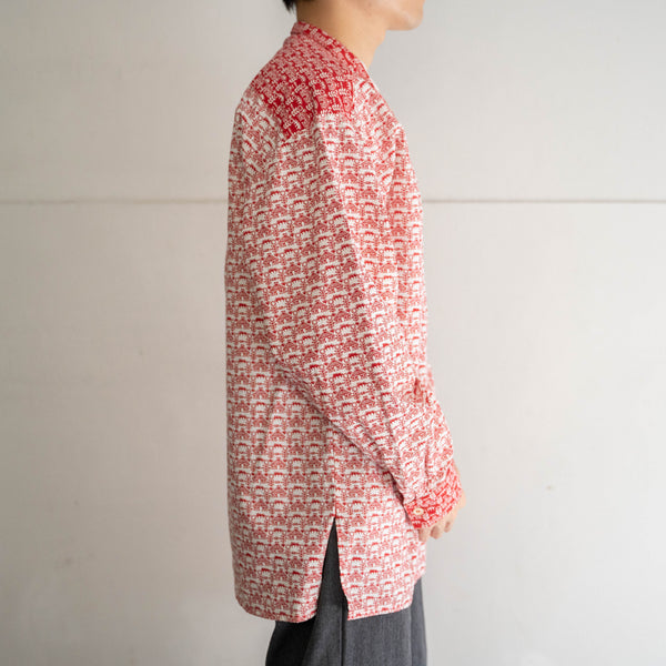 1990s red based all over pattern smock shirt