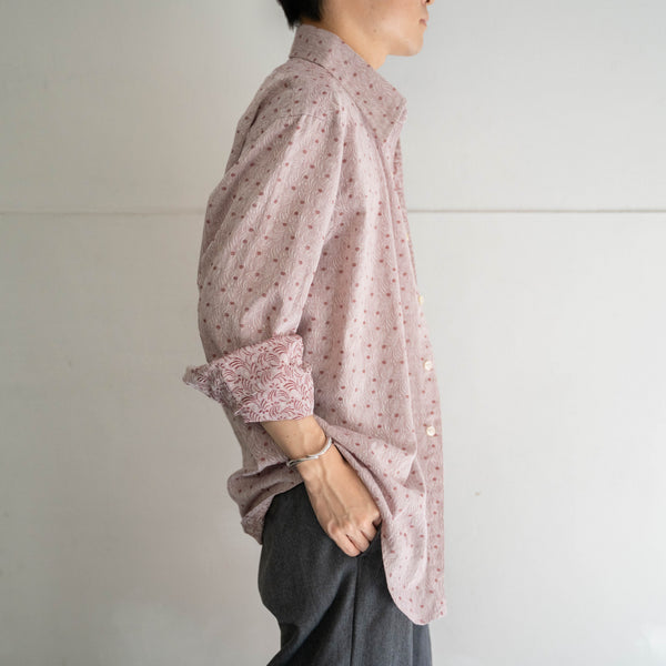 1970s USA salmon pink all over pattern shirt -good fabric-