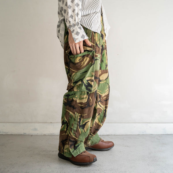 around 1980s British military camouflage cargo pants with magazine pocket -1