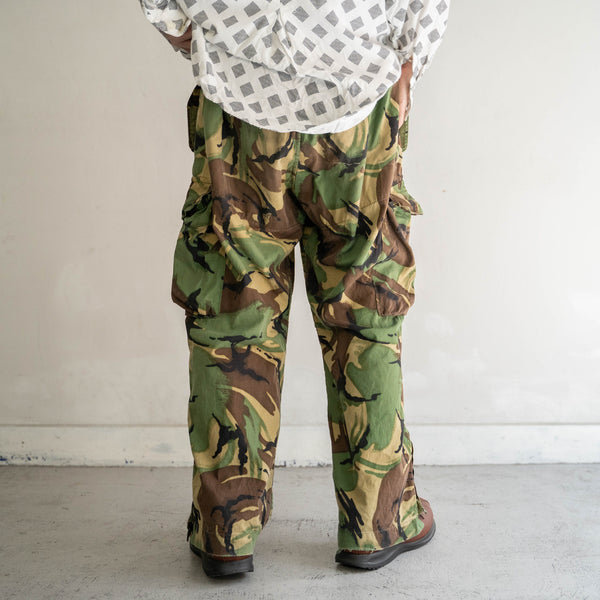 around 1980s British military camouflage cargo pants with magazine pocket -1
