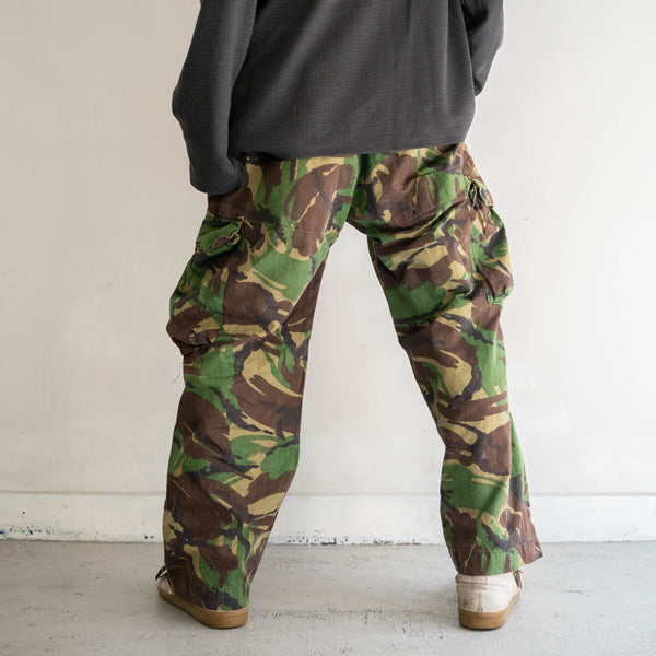 around 1980s British military camouflage cargo pants with magazine pocket -2