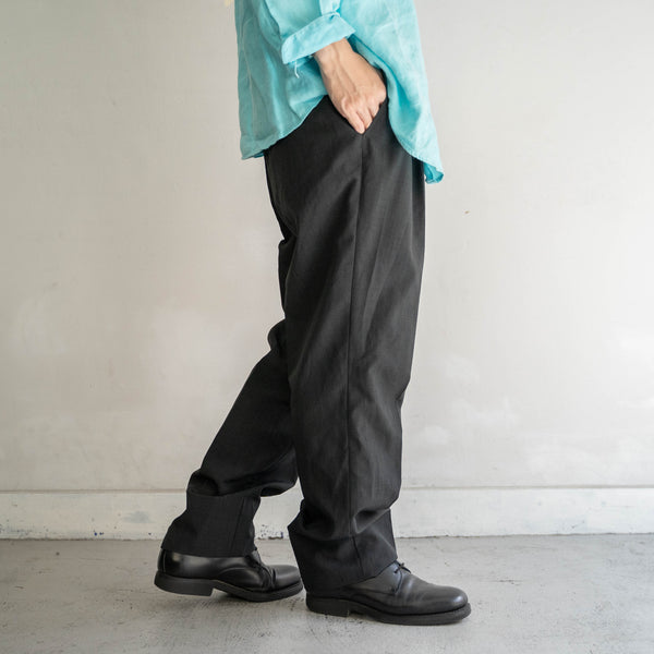 1990s Japan vintage gray based 2 tuck slacks -light weight-
