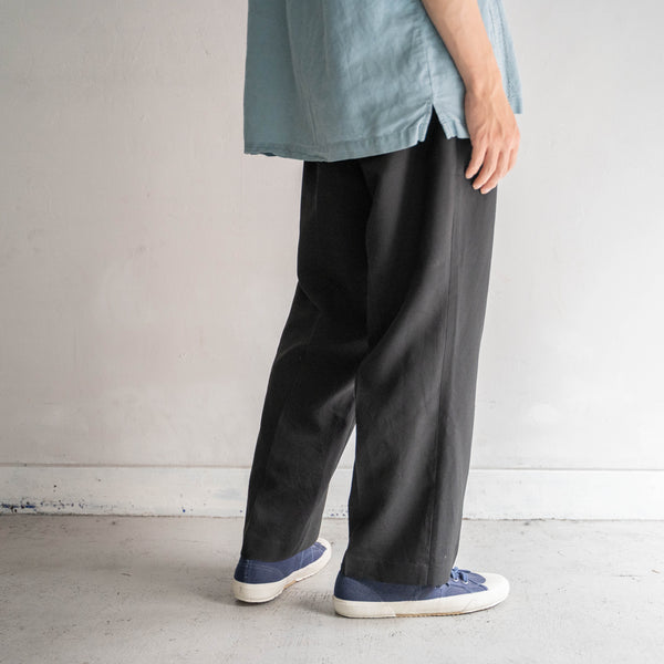 1990s black poly 100 light weight slacks