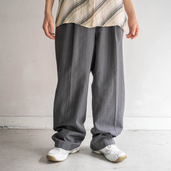 1990s light gray striped two tuck slacks