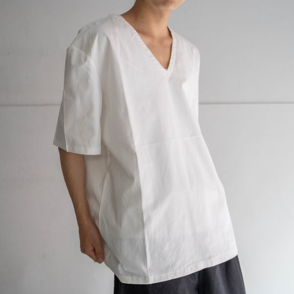 1980s Italian military cotton 100 v neck shirt 'dead stock'