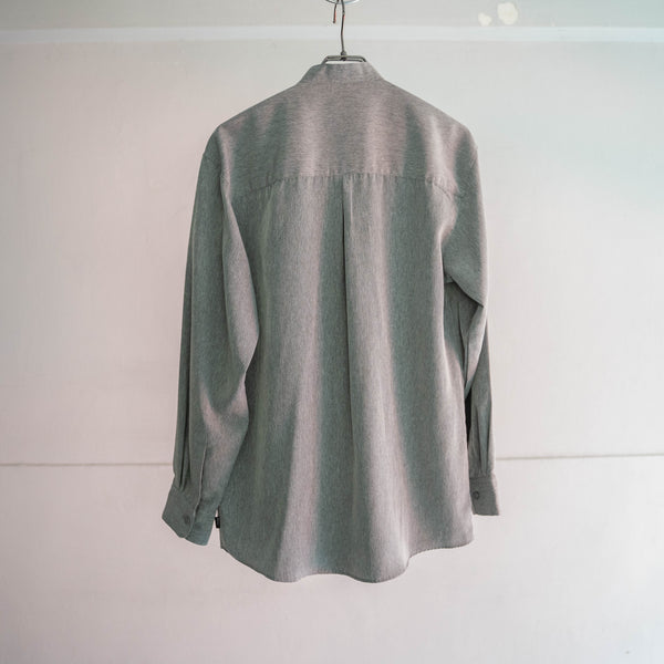 2000s gray poly 100 stand collar shirt
