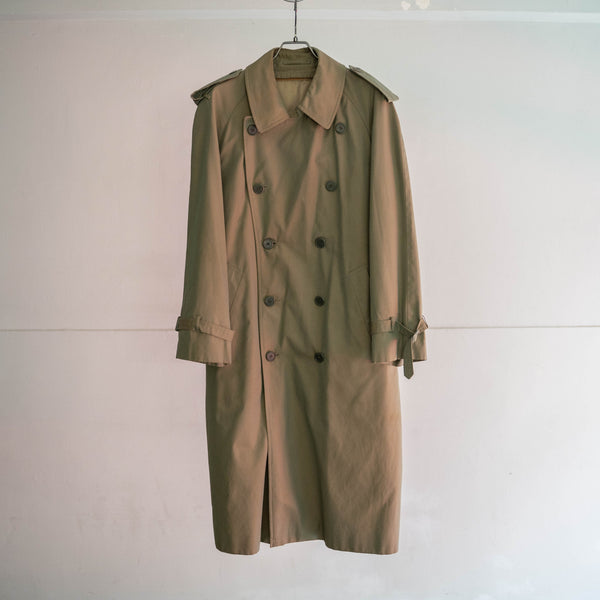 around 1980s Japan vintage TAMAMUSHI trench coat with belt