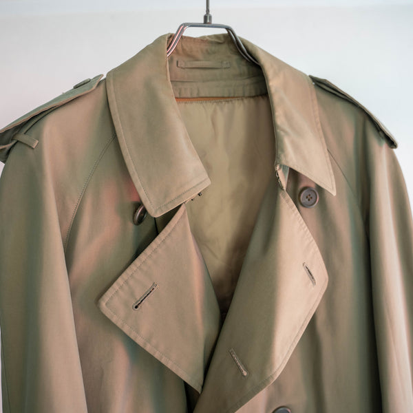 around 1980s Japan vintage TAMAMUSHI trench coat with belt