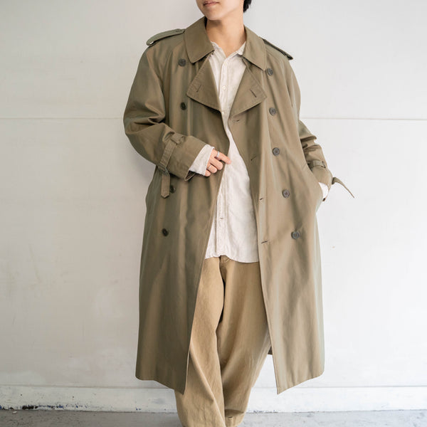around 1980s Japan vintage TAMAMUSHI trench coat with belt