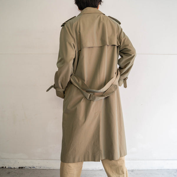 around 1980s Japan vintage TAMAMUSHI trench coat with belt