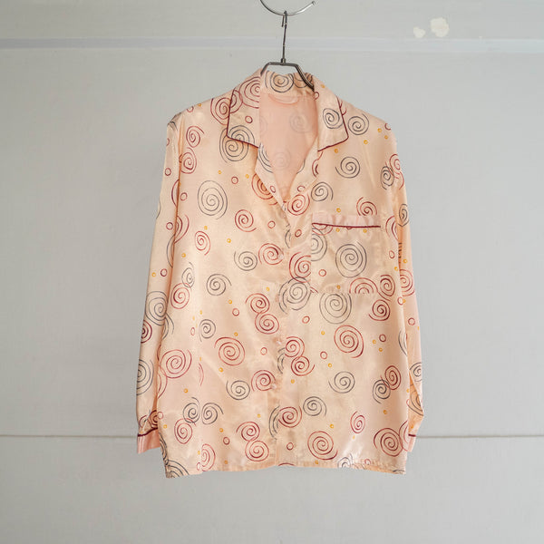 1990s Europe light pink pajama shirt -spiral pattern-