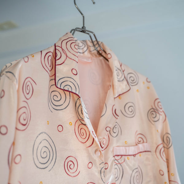 1990s Europe light pink pajama shirt -spiral pattern-