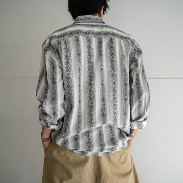 1990s Italy black × white weavy stripe shirt