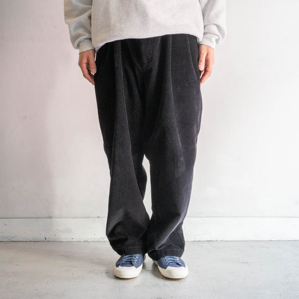 1990s black color 2 tuck corduroy pants