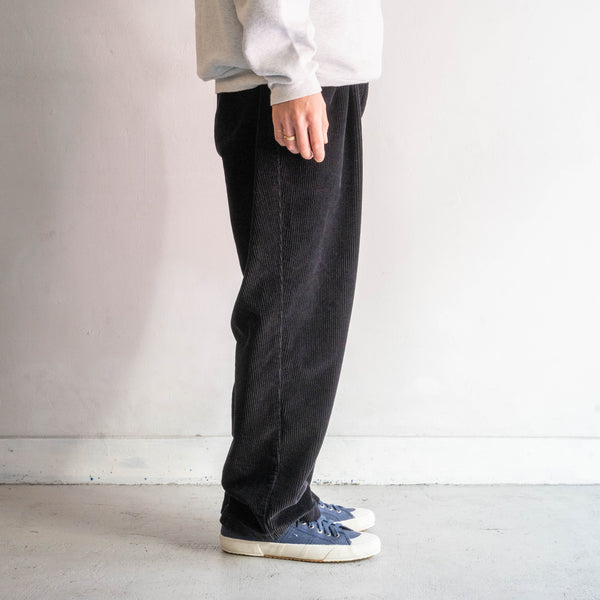 1990s black color 2 tuck corduroy pants