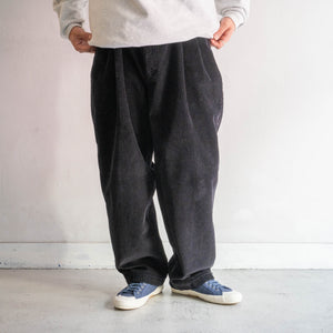 1990s black color 2 tuck corduroy pants