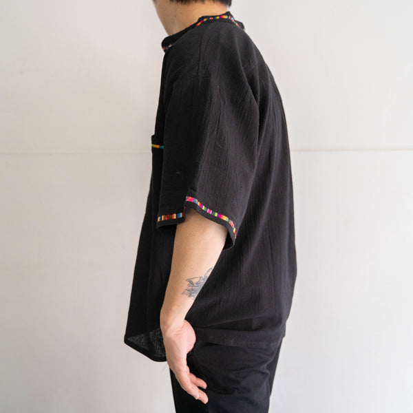 around 1990s black color short sleeve shirt -sarape design-