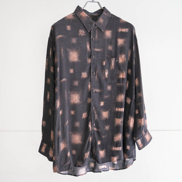 1990s black base abstract design rayon polyester? shirt