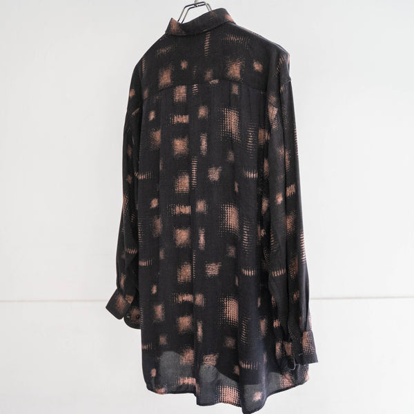 1990s black base abstract design rayon polyester? shirt