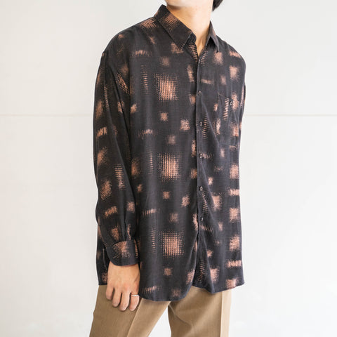 1990s black base abstract design rayon polyester? shirt