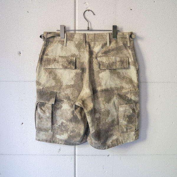 2000s 'PROPPER' camouflage pattern cargo shorts -with side adjuster-