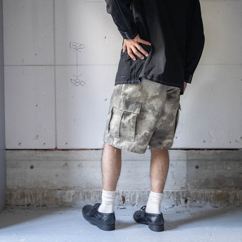 2000s 'PROPPER' camouflage pattern cargo shorts -with side adjuster-