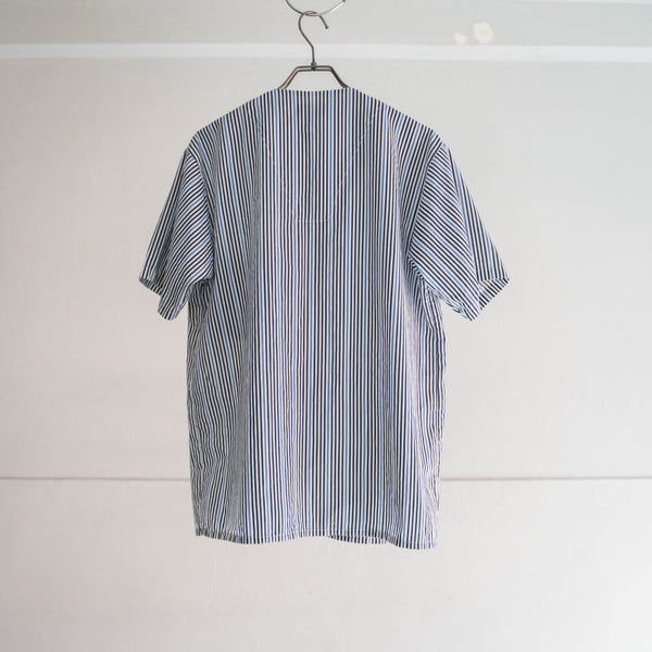 2000s blue based stripe pajama s/s shirt